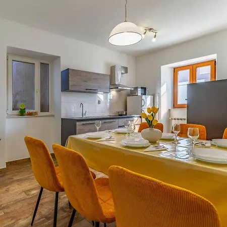 Big With Free Parking Appartement *