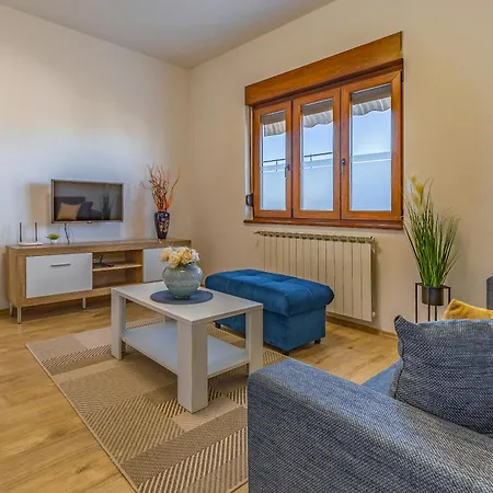 Big With Free Parking Appartement *