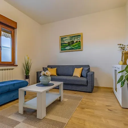Big With Free Parking Appartement