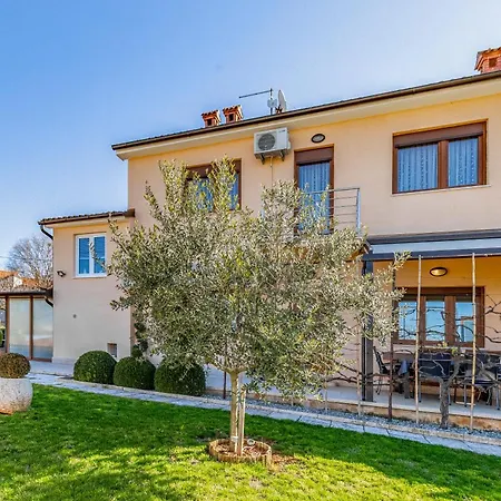 Apartment Big With Free Parking *