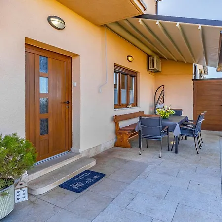 Big With Free Parking * Pula