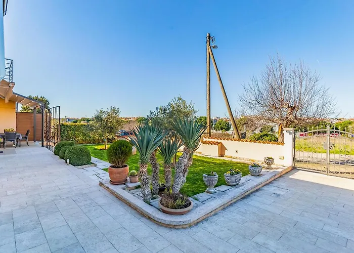 Apartment Big With Free Parking Pula