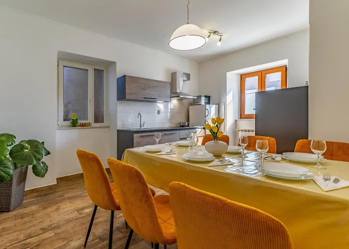 Big With Free Parking Apartment *