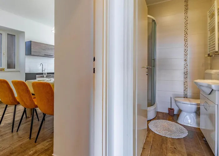 Apartment Big With Free Parking Pula