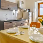Big With Free Parking Appartement Pula