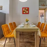 Big With Free Parking Appartement Pula