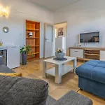Big With Free Parking * Pula