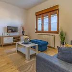 Big With Free Parking Appartement *