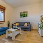 Big With Free Parking Appartement