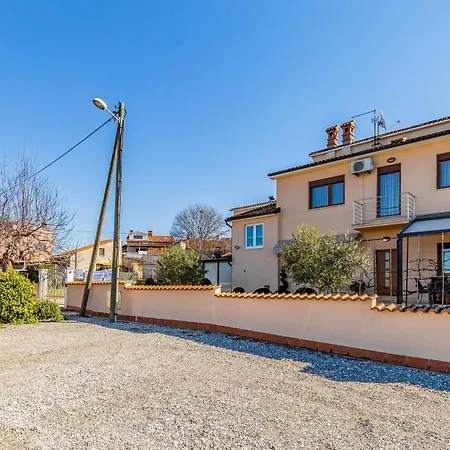 Big With Free Parking Appartement *