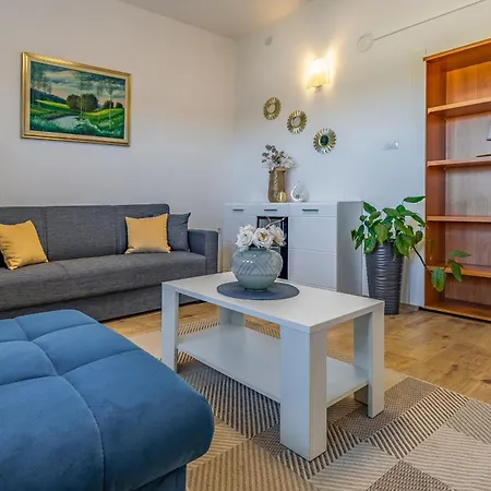 Big With Free Parking Appartement *